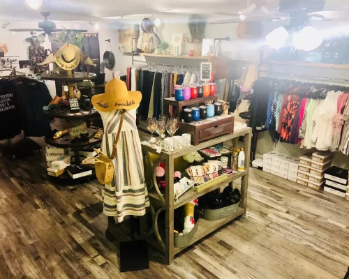 Infiniti Boutique Shopping 001